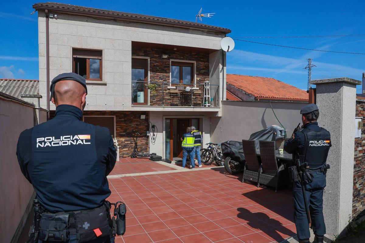 Registros en Arousa en un nuevo golpe al narcotráfico con una decena de detenidos