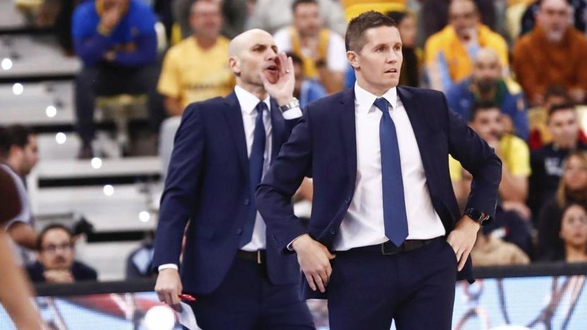 Albert Oliver y Jaka Lakovic, en un partido con el Gran Canaria. |
