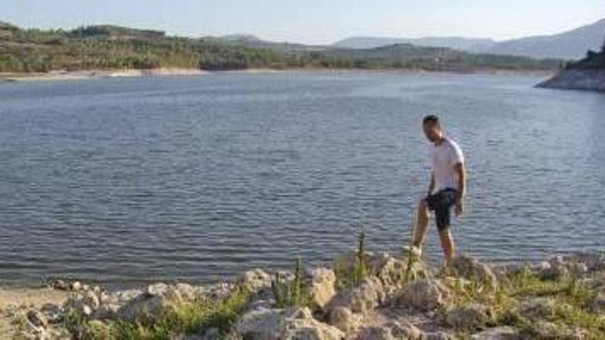 Las lluvias de otoño cambian la tendencia en Beniarrés, que incrementa la reserva