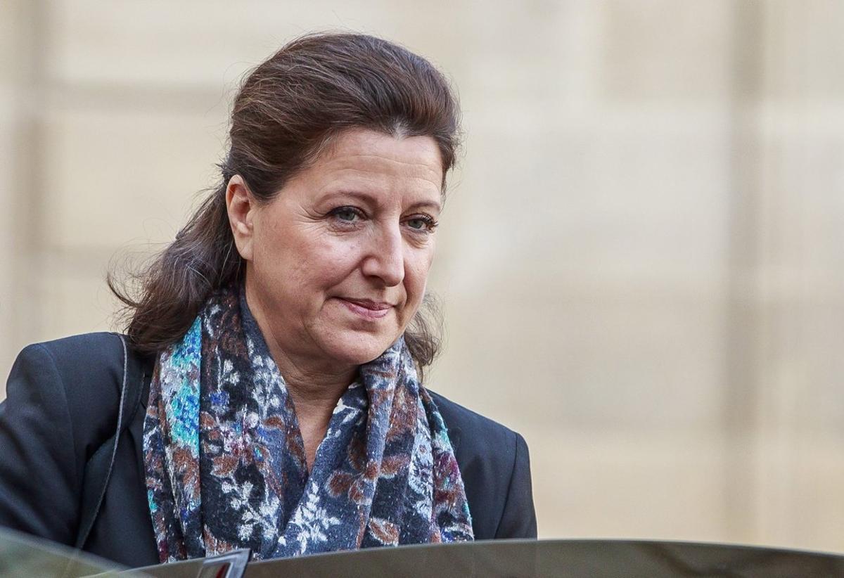 Paris (France), 29/01/2020.- (FILE) French Health Minister Agnes Buzyn leaves the Elysee Palace after the weekly cabinet meeting in Paris, France, 29 January 2020 (reissued 16 February 2020). Buzyn is set to run for mayor of Paris representing the La Republique En Marche (LaREM) party of President Emmanuel Macron, replacing the party’s until-now candidate, Benjamin Griveaux, who dropped out of the race on 14 February 2020 following a sexual scandal. (Elecciones, Francia) EFE/EPA/CHRISTOPHE PETIT TESSON