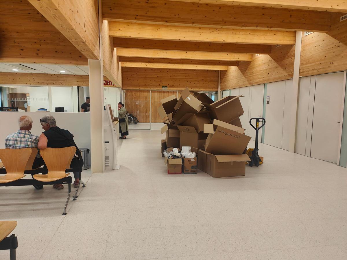 Las imágenes de la primera mañana de funcionamiento del nuevo centro de salud de Moaña