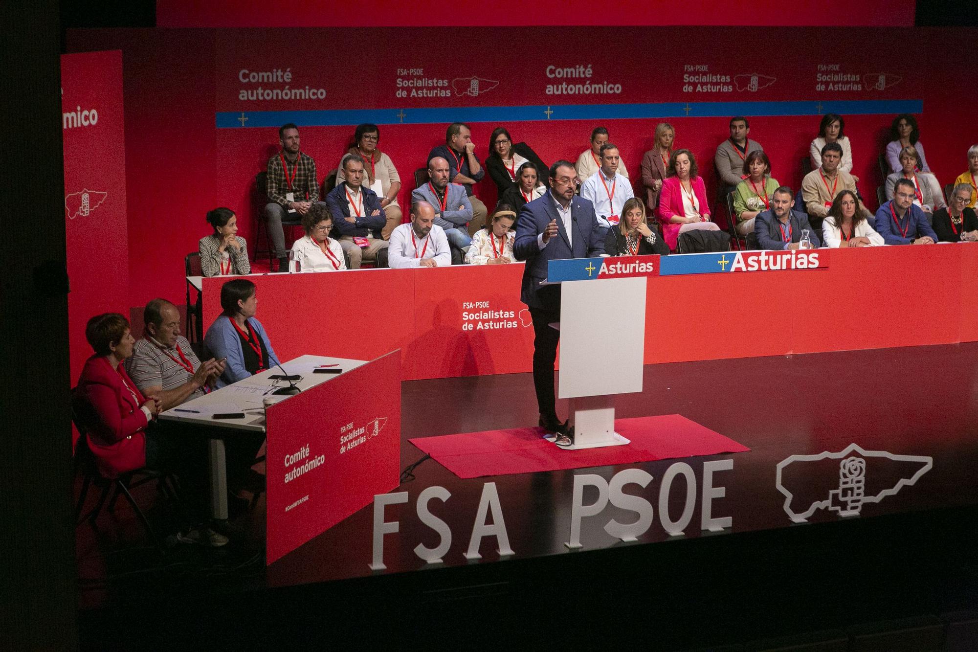 EN IMÁGENES: El PSOE celebra su comité autonómico en Castrillón