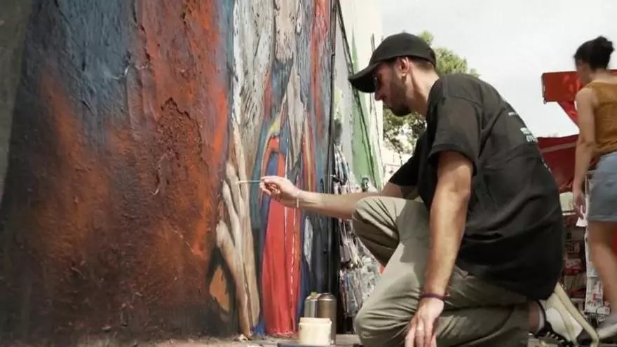 Vandalizan el mural de Ferrán Torres en Barcelona