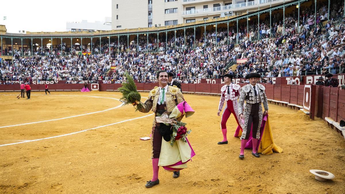 El torero José Antonio Morante de la Puebla durante una corrida de toros en la feria del caballo de Jerez de la Frontera.