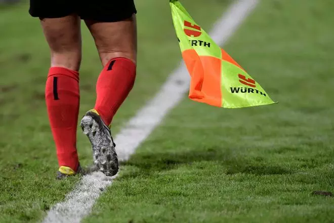 Así se 'levantaba' el césped del Cacereño del que tanto se quejó Ancelotti