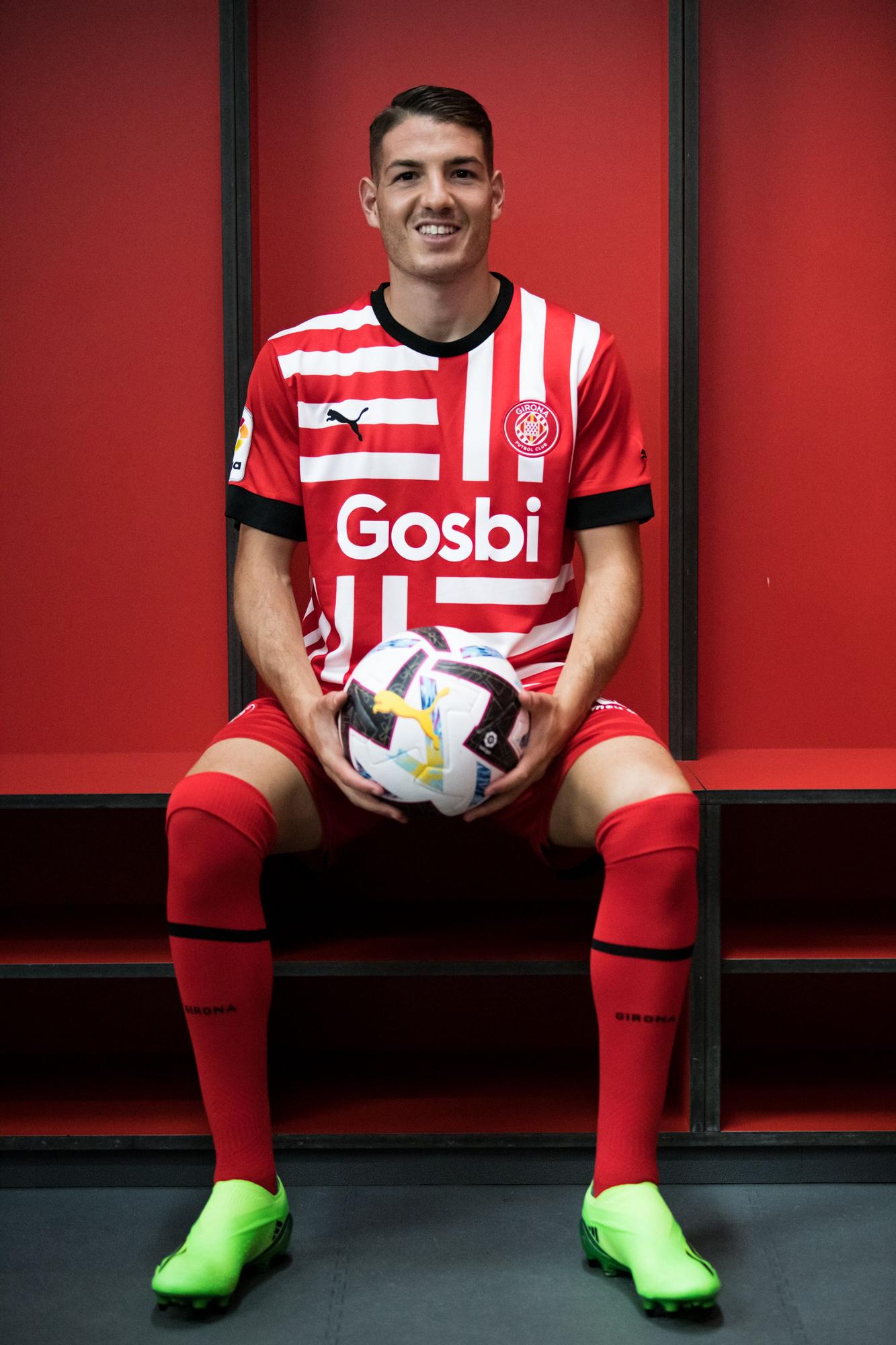 El Girona presenta a Toni Villa i Manu Vallejo