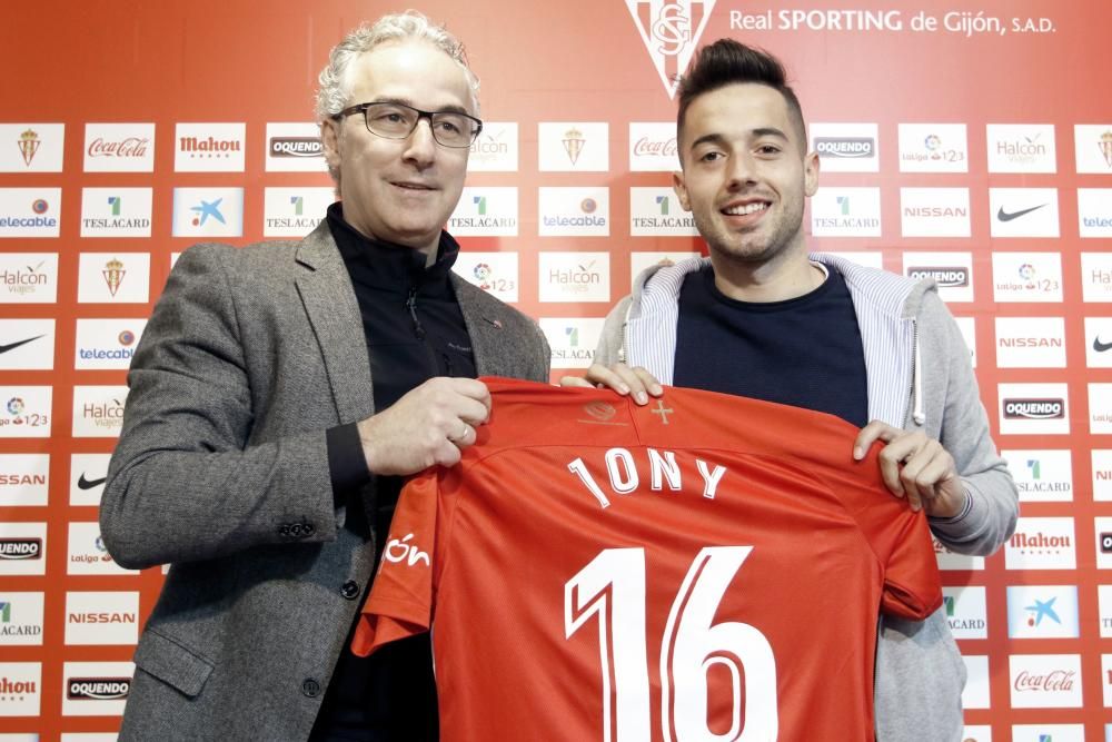 Presentación de Jony como jugador del Sporting