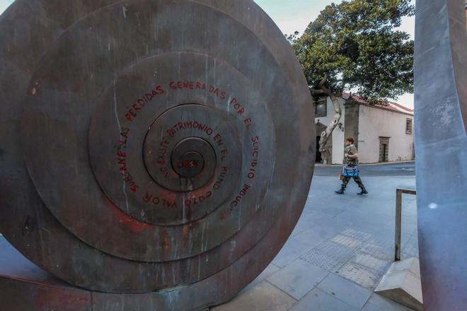 Detienen al autor de las pintadas en la catedral de Santa Ana y otras zonas de Las Palmas de Gran Canaria