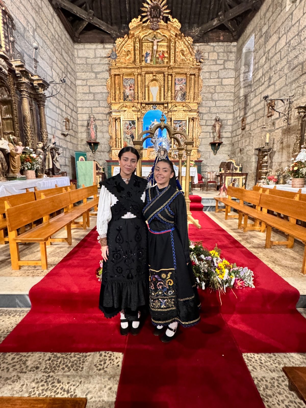Villadepera honra a la Virgen del Rosario