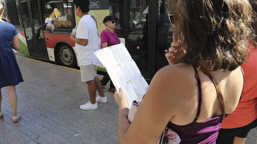 Despedidos tres conductores de autobús en Elche tras dar positivo en drogas