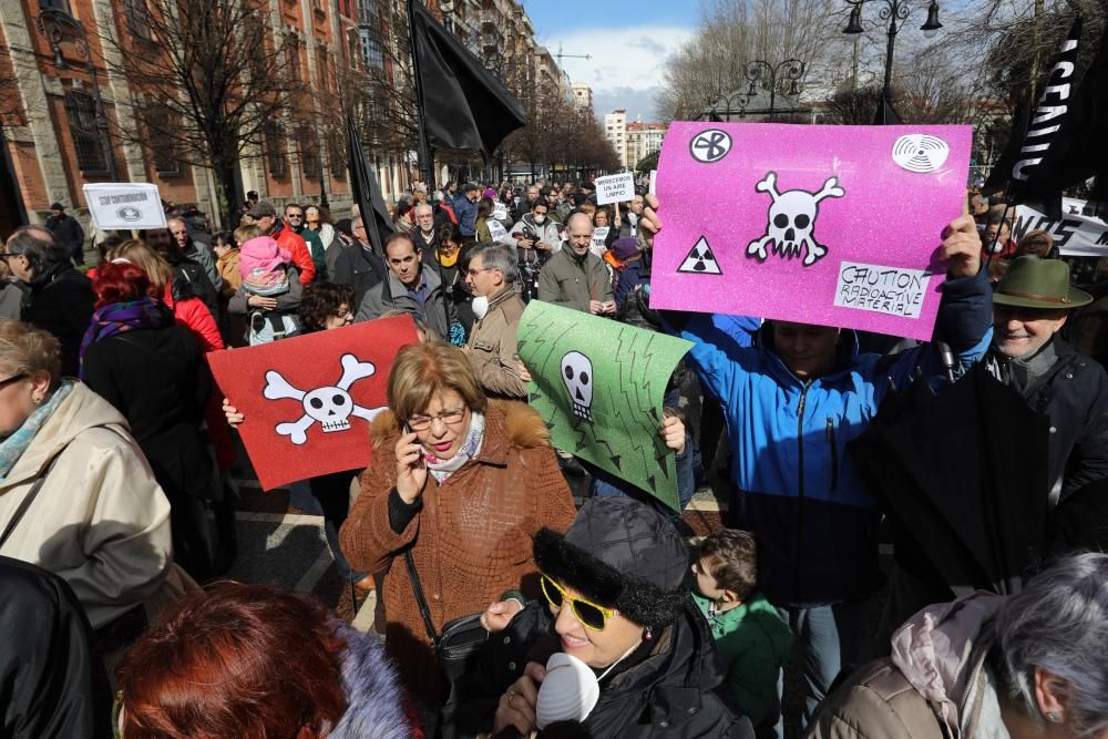 Manifestación en las calles de Gijón contra la contaminación en Asturias