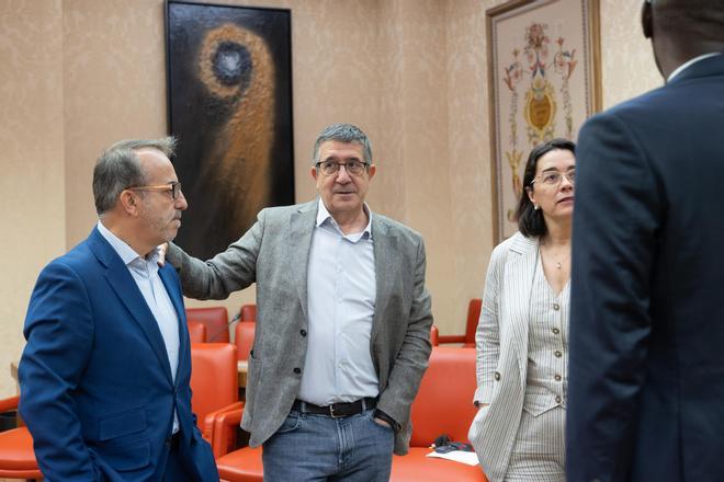 El PSOE admite que el CNI pudo haber avisado de entradas a nado a Ceuta, pero no alertó de su alcance
