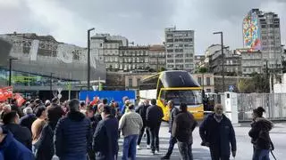 Huelga de autobuses en Galicia: servicios anulados y esperas de más de dos horas