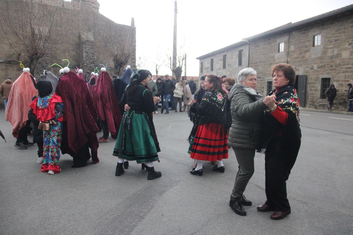 Villanueva de Valrojo vive su Domingo Gordo