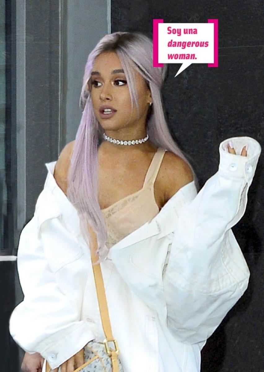 Ariana Grande, con pelo rosa, en modo dangerous woman