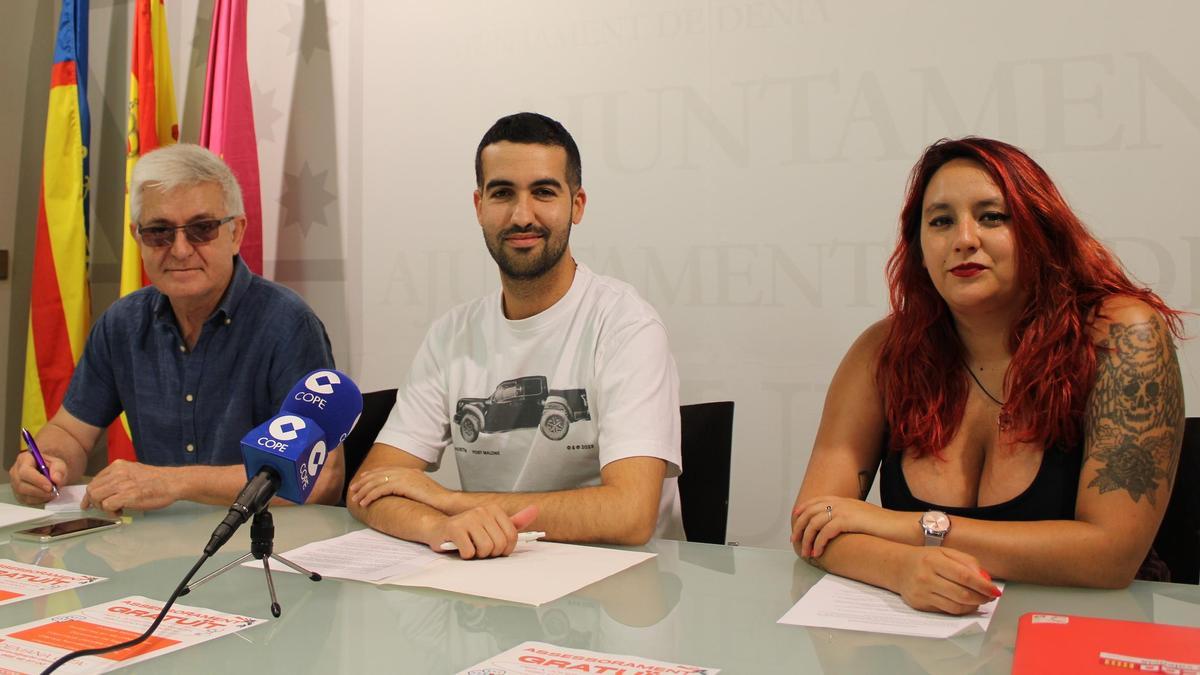 Francisco García, Valen Alcalà i María Cuevas Garcés, aquest matí al signar el conveni