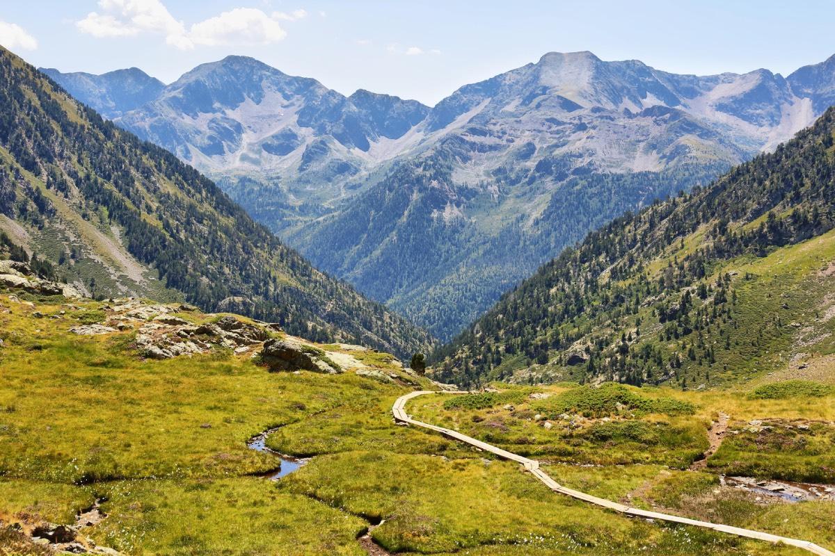 Las preciosas vistas de la Pica d'Estats en el Pirineo Catalán