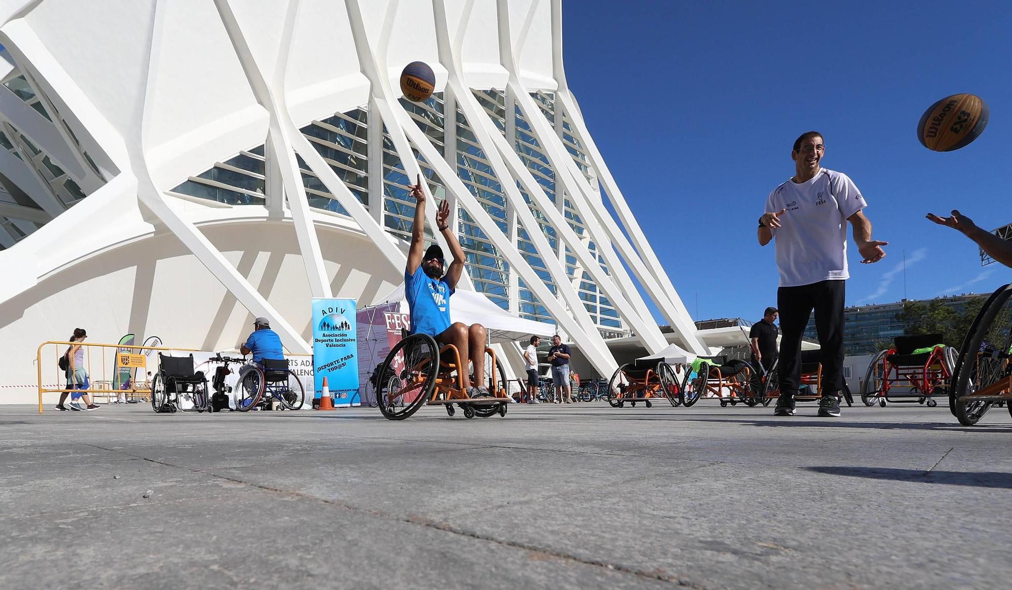 Nationale-Nederlanden Plogging Tour en Valencia que inaugura la Semana Europea del Deporte