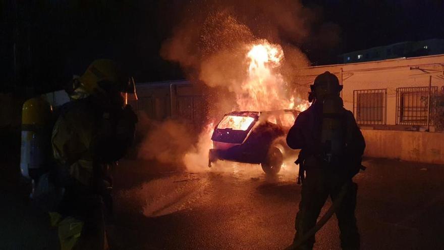 Incendio de un vehículo en la zona de L´Albir