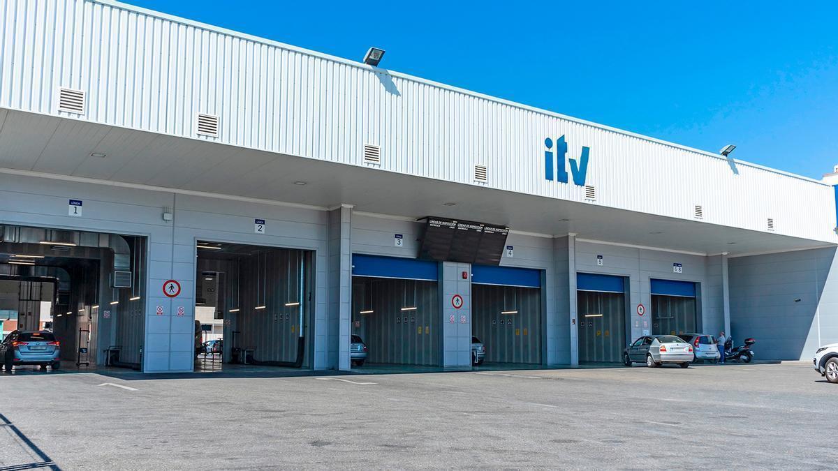 Adiós definitivo a pasar la ITV tras la norma en el BOE: el detalle en la matrícula que ya libra de la revisión obligatoria anual