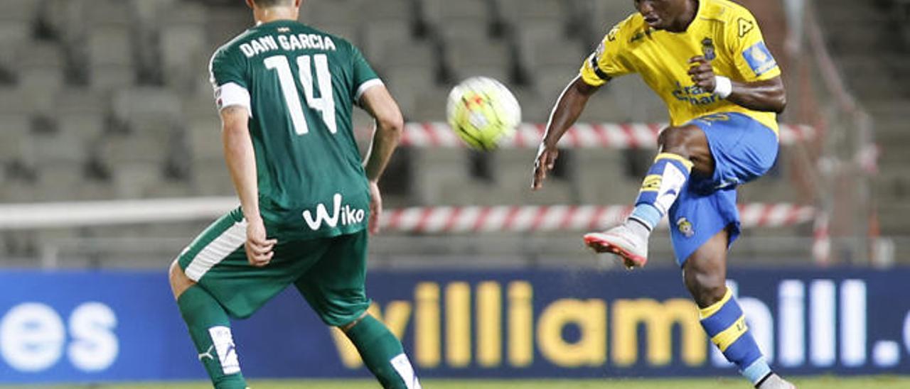 Wakaso Mubarak, durante la disputa del duelo con la SD Eibar.