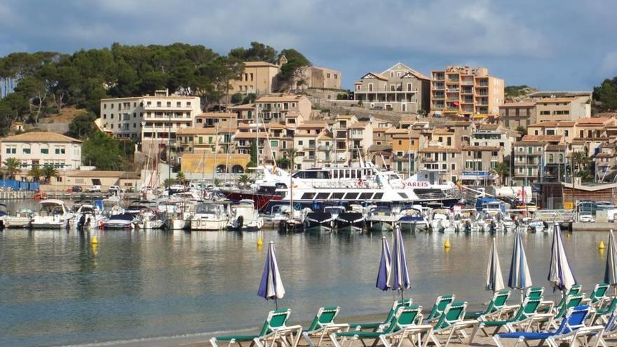 El barrio de Santa Catalina visto desde la playa del Través.