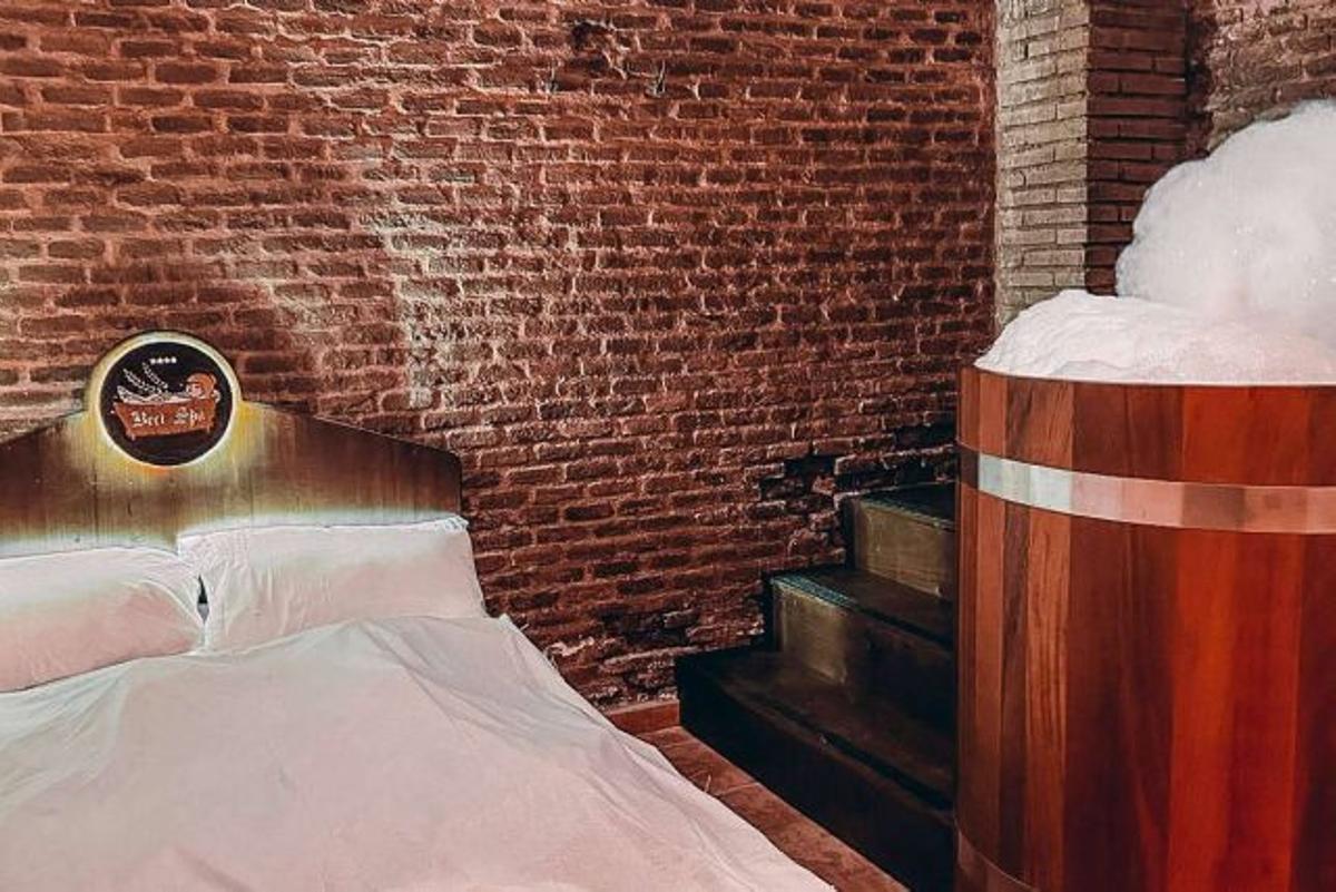 Más que un spa, una experiencia sensorial: masajes con aceites de cerveza, tratamientos regeneradores y el poder antioxidante del lúpulo.