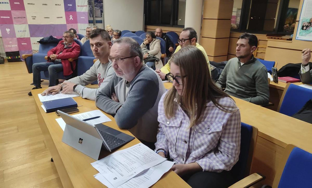 Concejales del PP moañés, en una sesión plenaria reciente. | SANTOS ÁLVAREZ