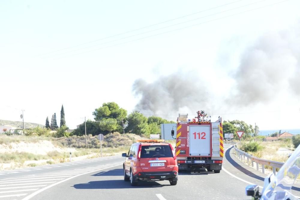 El incendio ha obligado a cortar la N-340