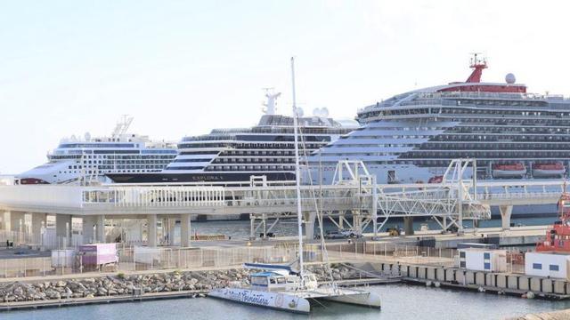Cruceros en el puerto de Eivissa el pasado septiembre. | J.A. RIERA