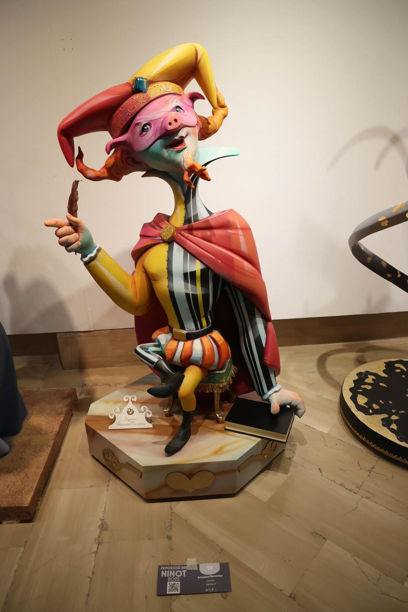 Exposición del Ninot adulto de las hogueras 2025