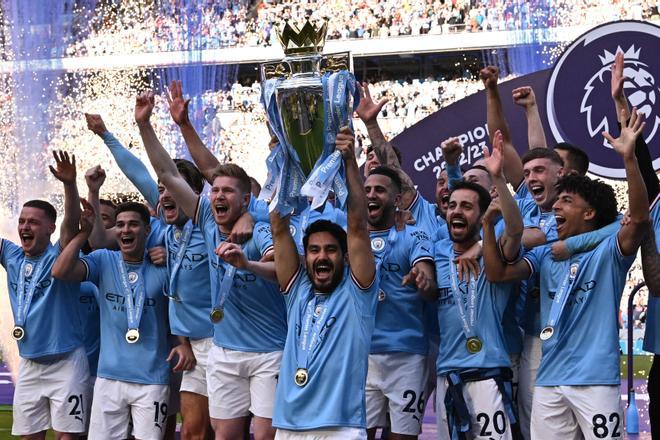 Así ha sido la loca celebración de la Premier League en el Etihad Stadium