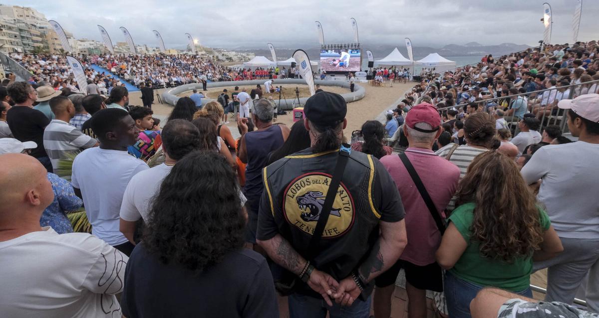Lucha Canaria y Coreana en Las Canteras