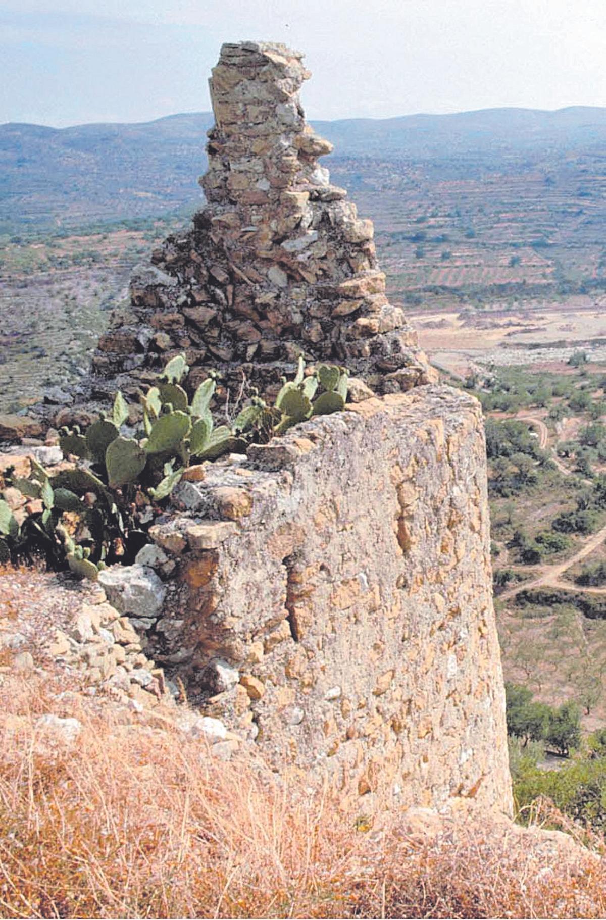 El castillo de Cervera del Maestre fue otorgado a la orden del Hospital de San Juan en 1157.