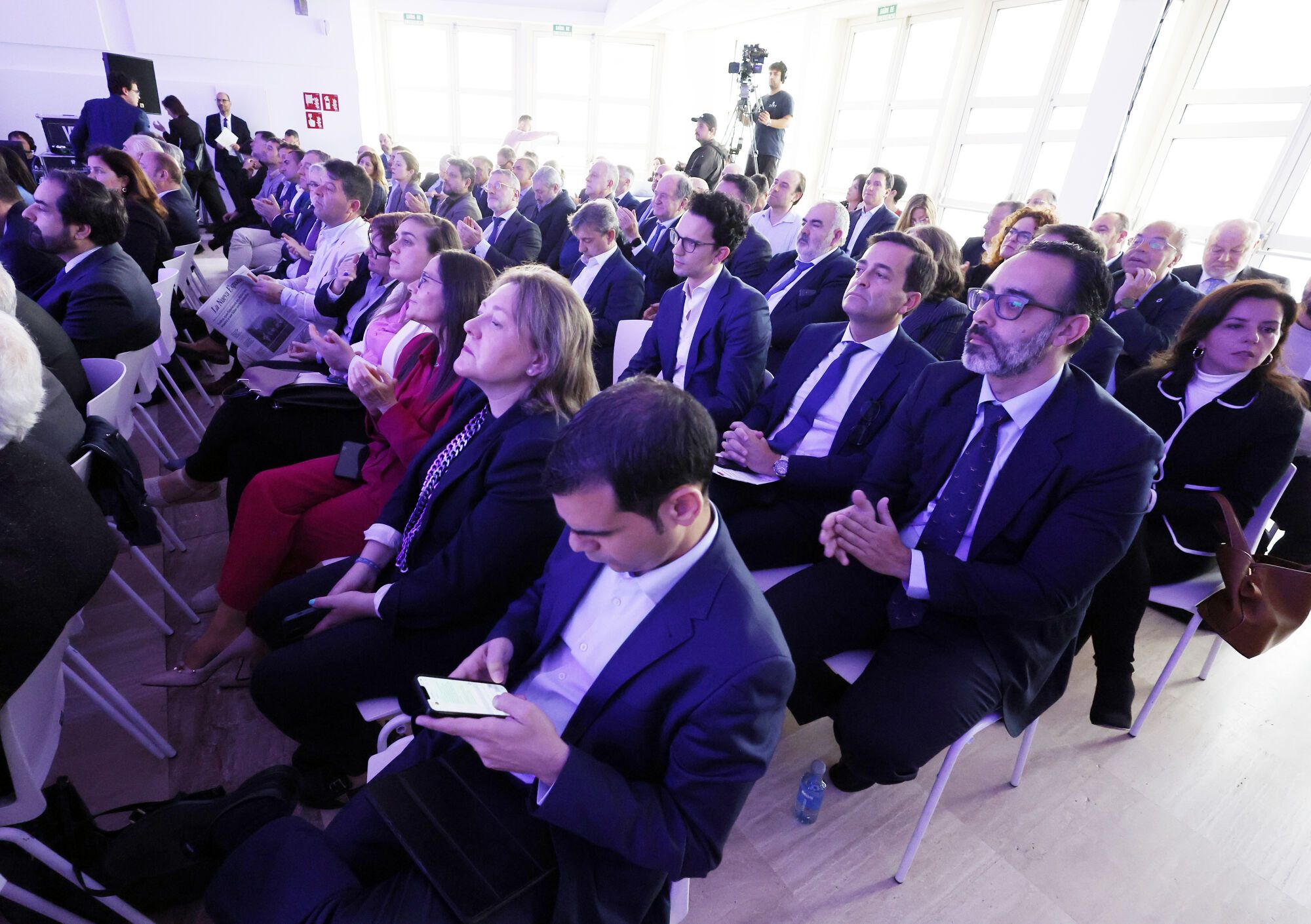 Público asistente al encuentro del Foro Noroeste en Santiago de Compostela. 