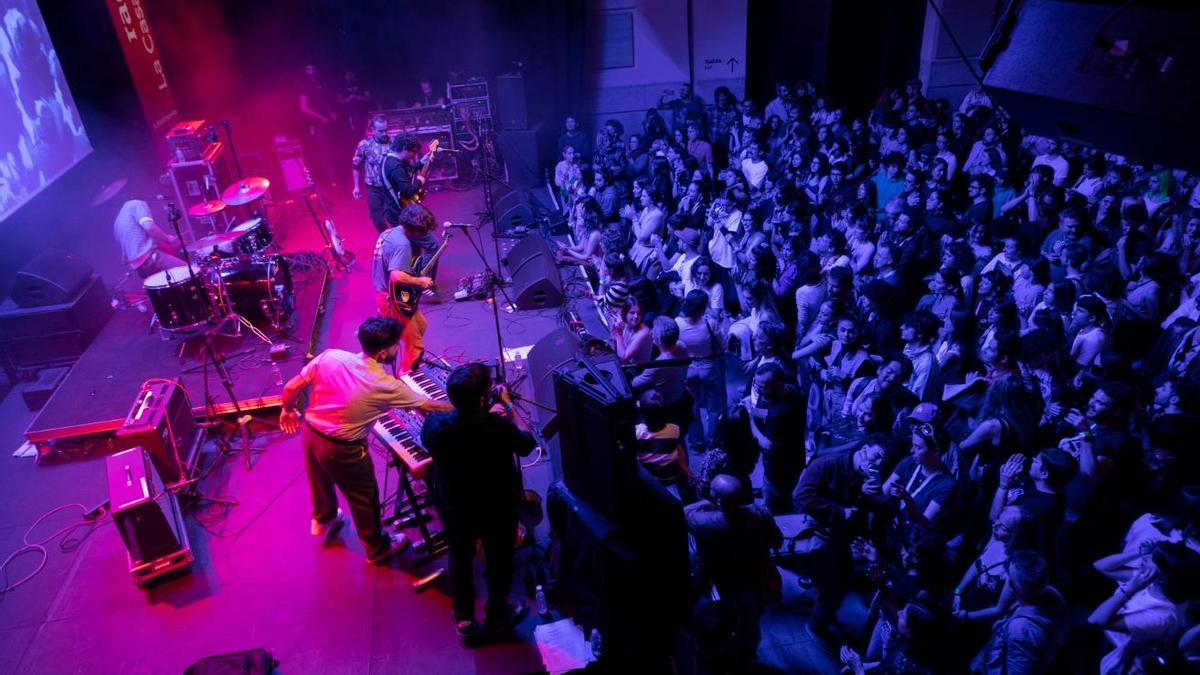 Ambiente durante un concierto en una edición anterior de La Radio Encendida.