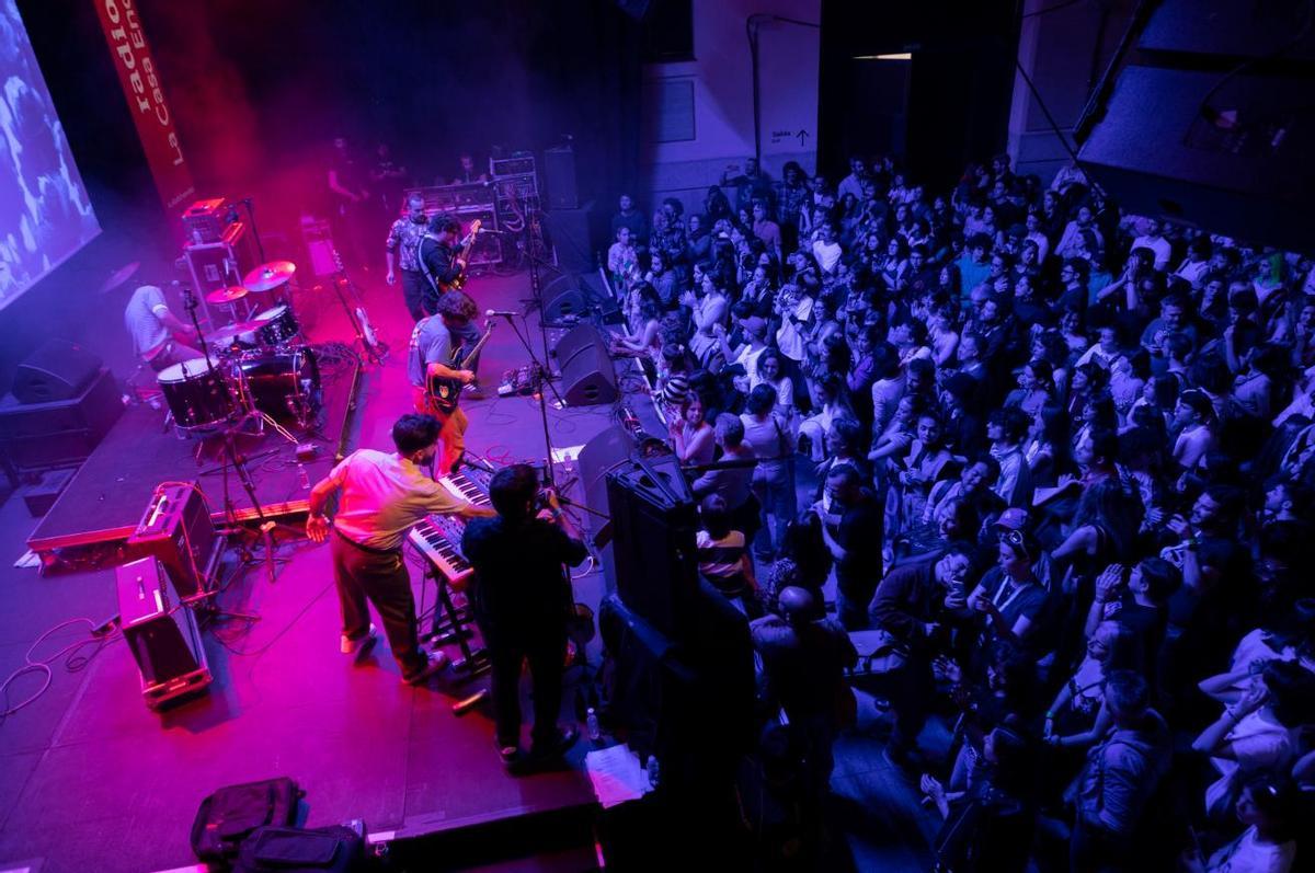 Ambiente durante un concierto en una edición anterior de La Radio Encendida.