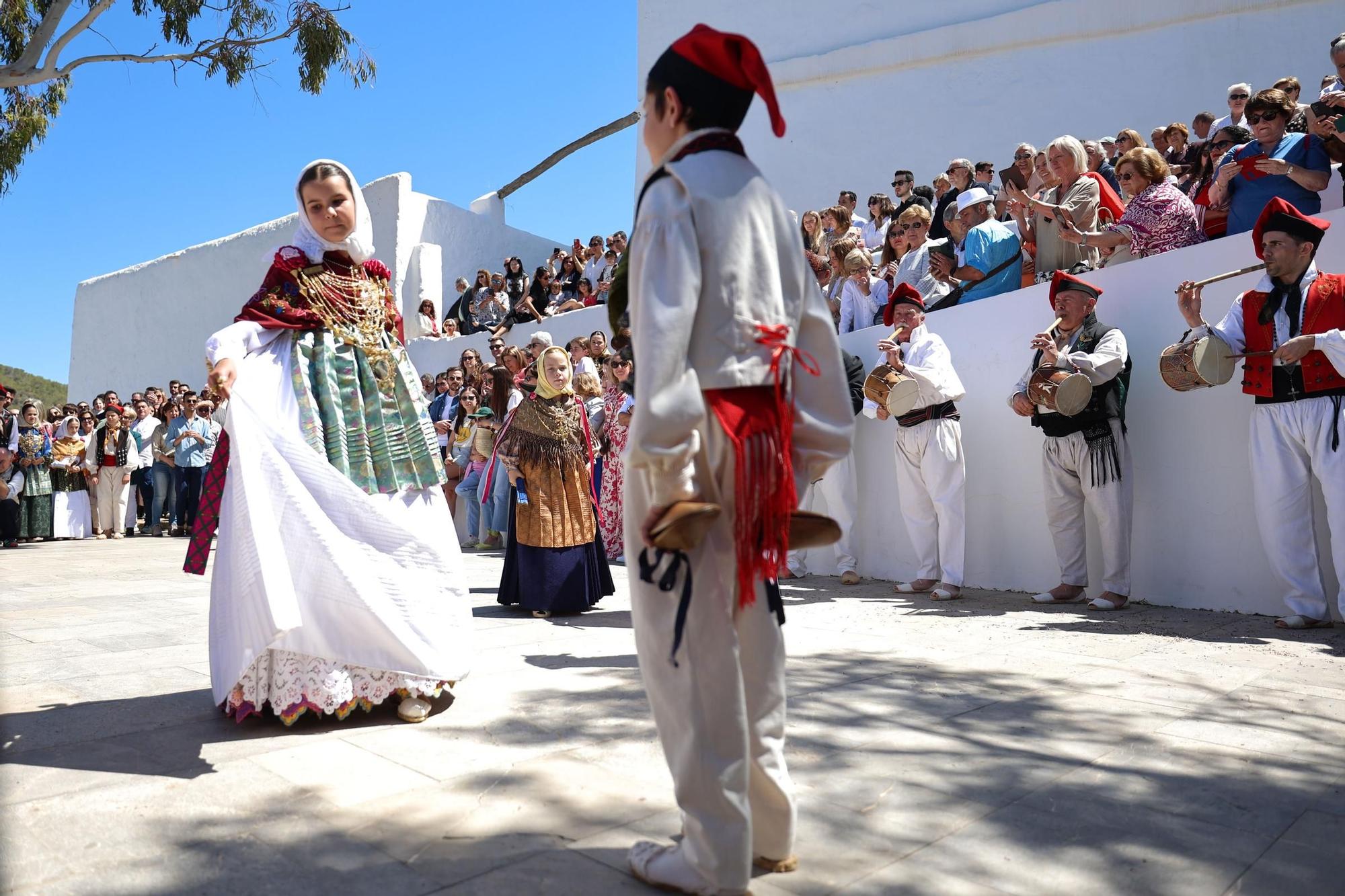 Galería: Mira aquí todas las fotos de las fiestas Anar a Maig en Santa Eulària
