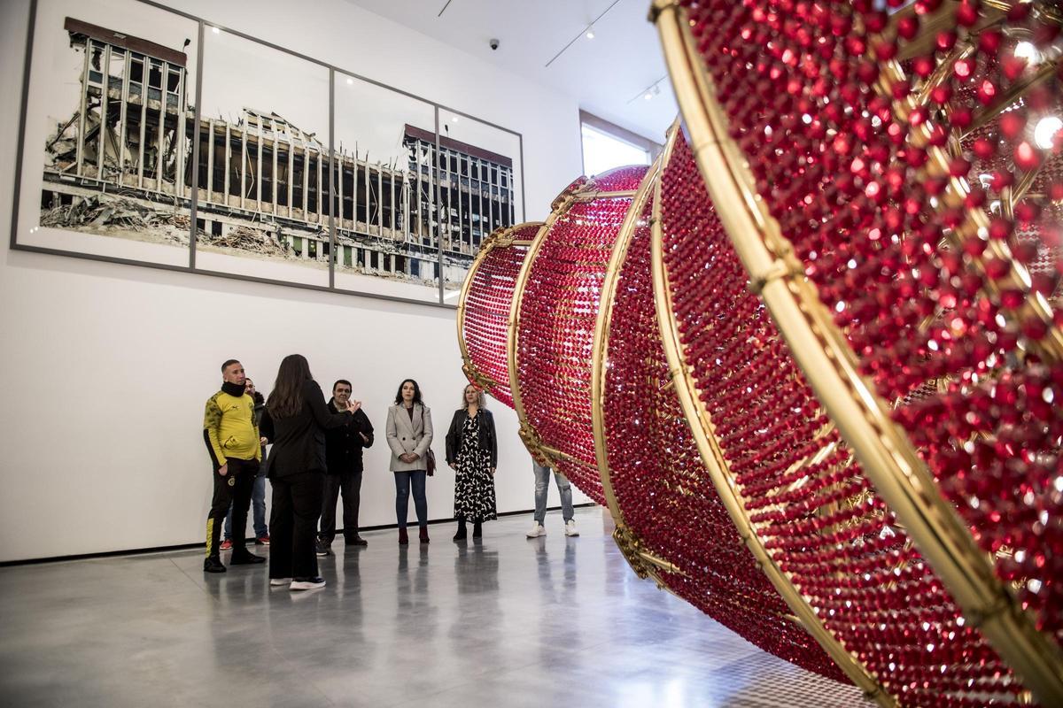 Galería | Ocho alumnos del Centro Penitenciario de Cáceres visitan el museo Helga de Alvear