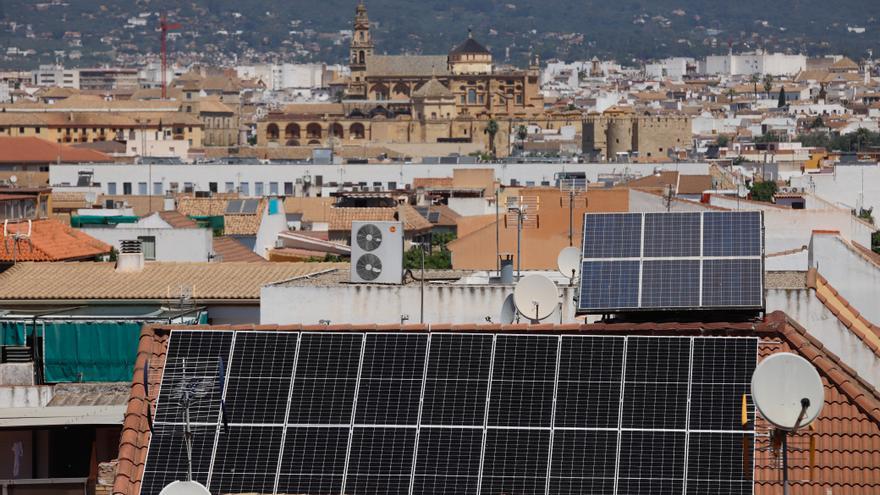 Urbanismo permitirá placas solares en unos 400 edificios del casco histórico de Córdoba