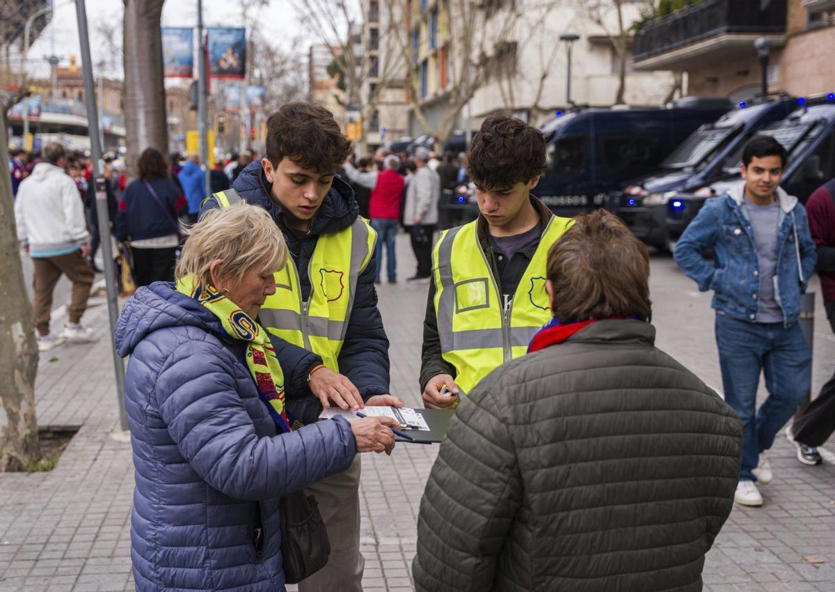 Banderes, bufandes i un exèrcit de voluntaris