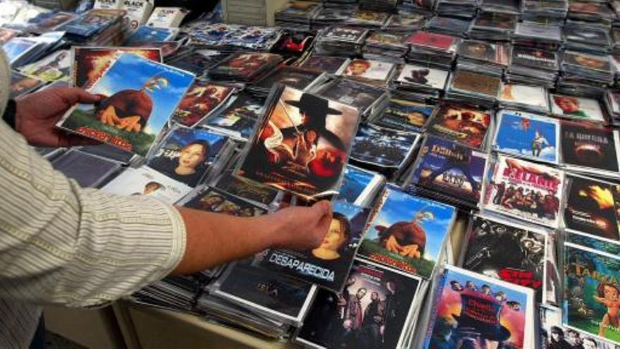 DVD´s piratas incautados por la Policía.