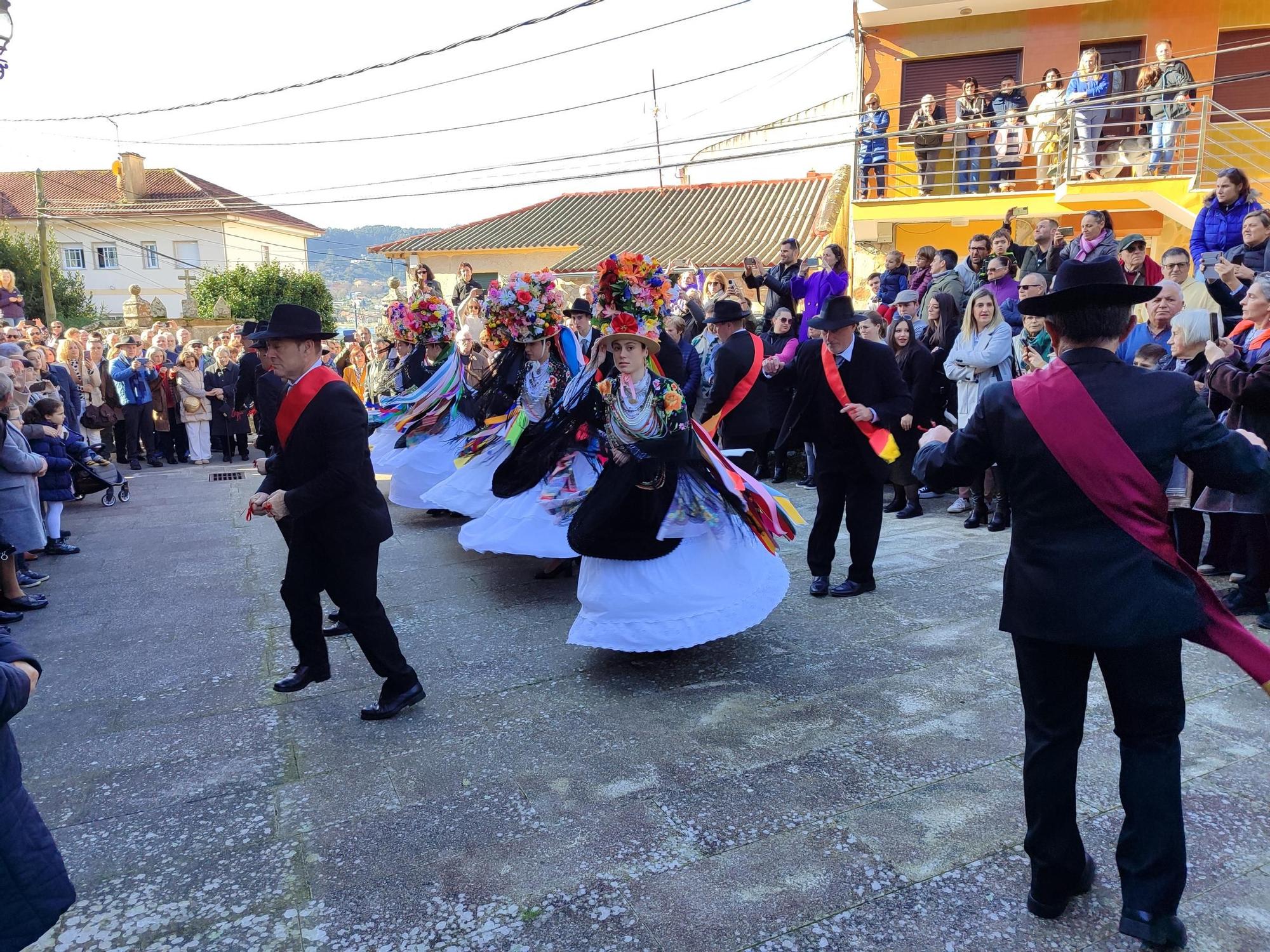 La Danza de las Flores conquista Aldán