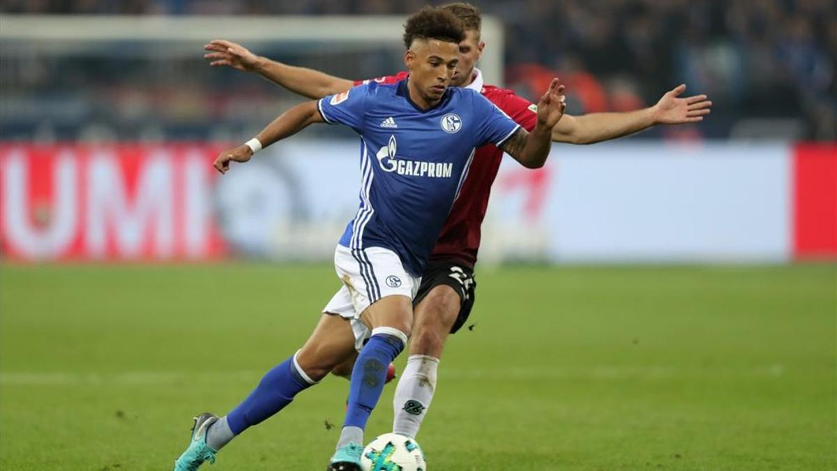 Thilo Kehrer en un partido contra el Hannover 96 de la Bundesliga