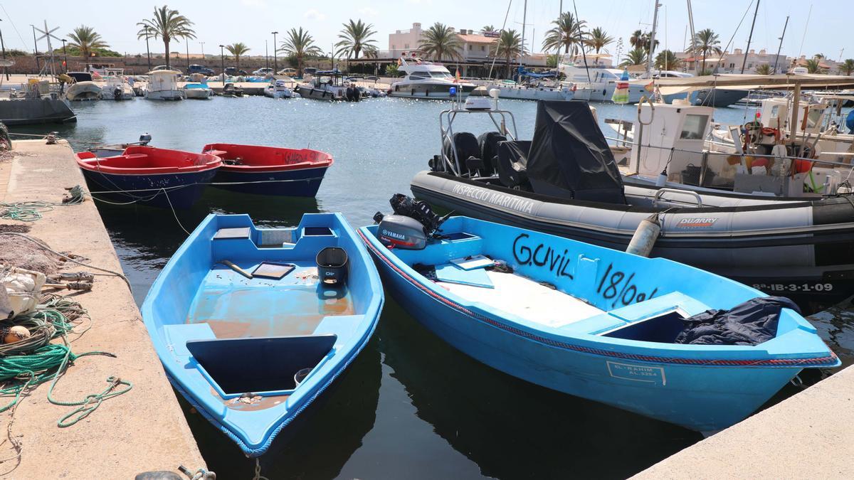 Traslado de los migrantes llegados en patera a Formentera hasta Ibiza