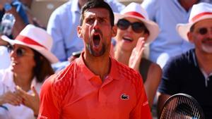 Djokovic passa a la final de Roland Garros contra un Alcaraz que acaba coix