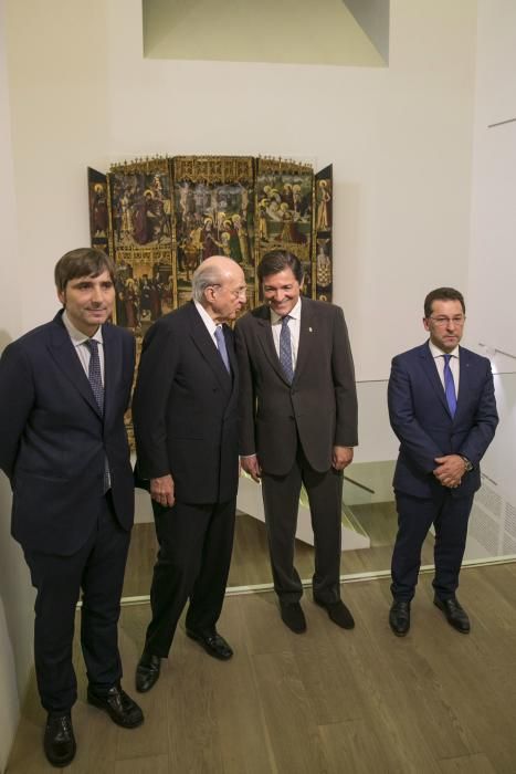 Plácido Arango acude junto a Javier Fernández a la inauguración de su exposición en el Bellas Artes