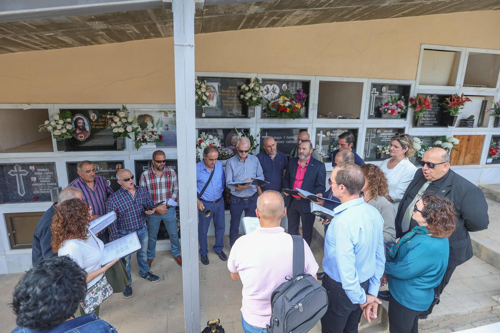 Día de Todos los Santos en el Cementerio de Orihuela