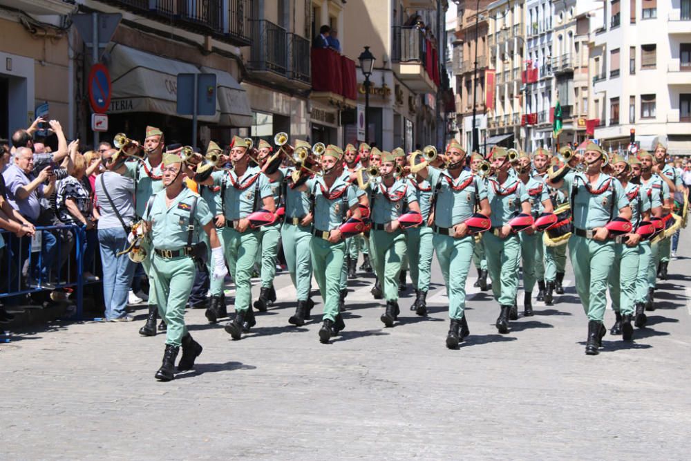 Entre una multitud de devotos se ha iniciado el Miércoles Santo de Antequera, en el que el Tercio Gran Capitán 1º de la Legión de Melilla ha realizado el ya traslado del Señor del Mayor Dolor