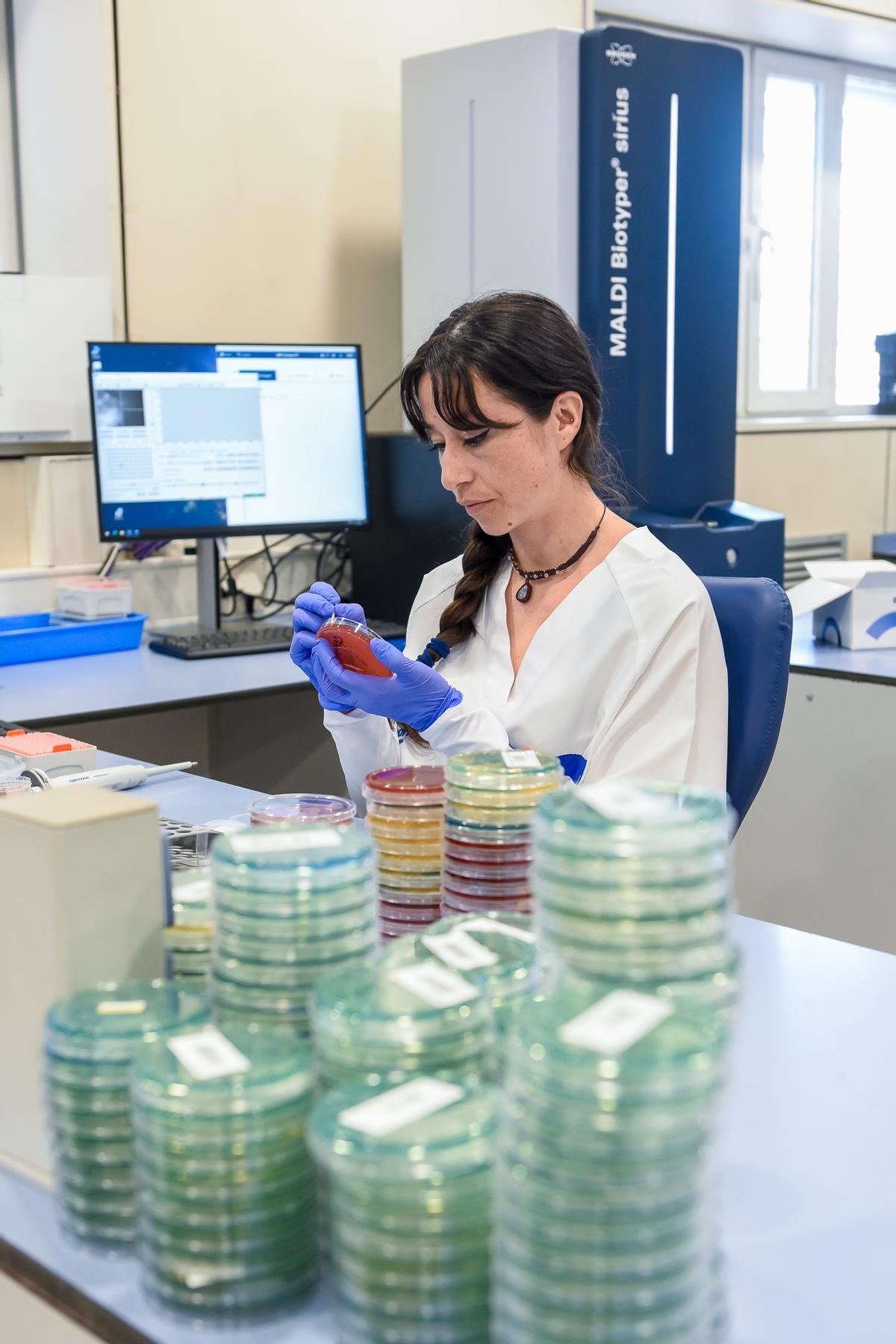 Con MALDI-TOF en sus Laboratorios de Análisis Clínicos, Juaneda Hospitales es pionero en la sanidad privada de Baleares en esta tecnología.
